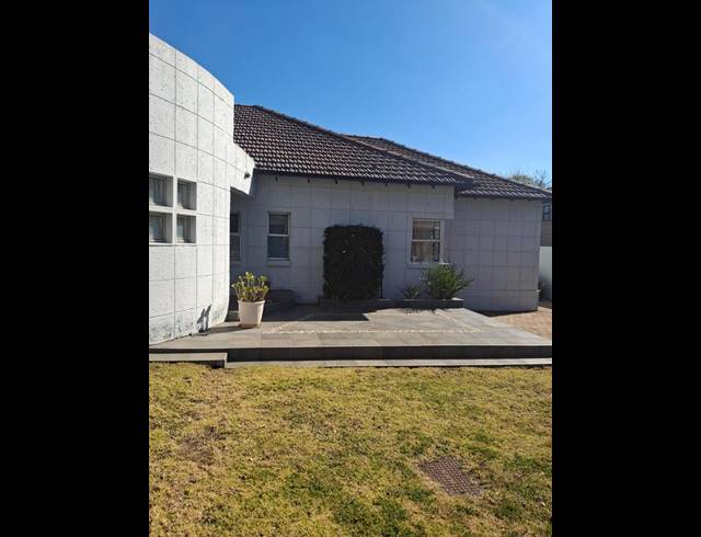 3 BEDROOM PROPERTY TO RENT IN GREENSIDE
